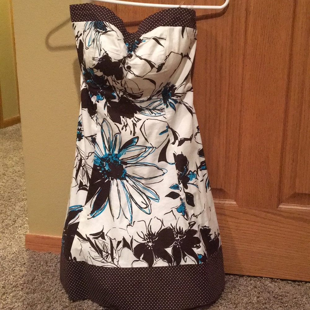 Women’s dress